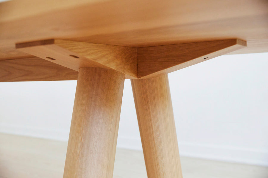 COLUMN DINING TABLE  Angled Leg