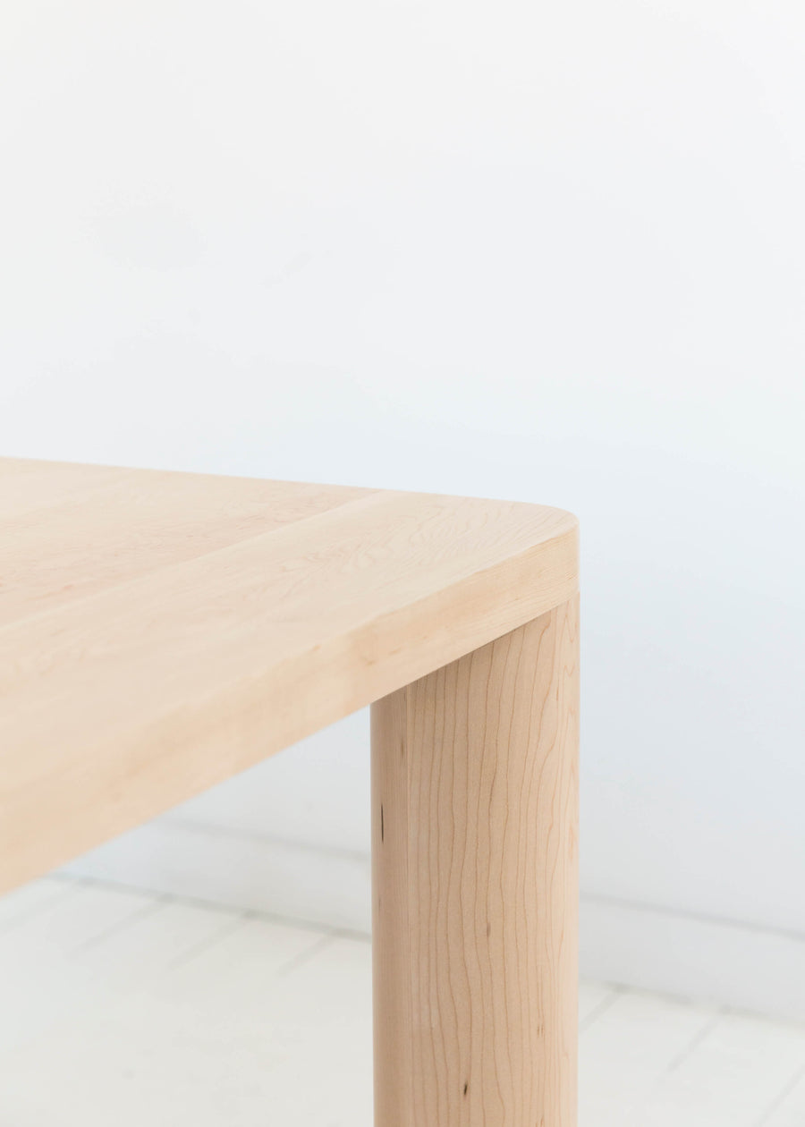 COLUMN DINING TABLE Corner Leg