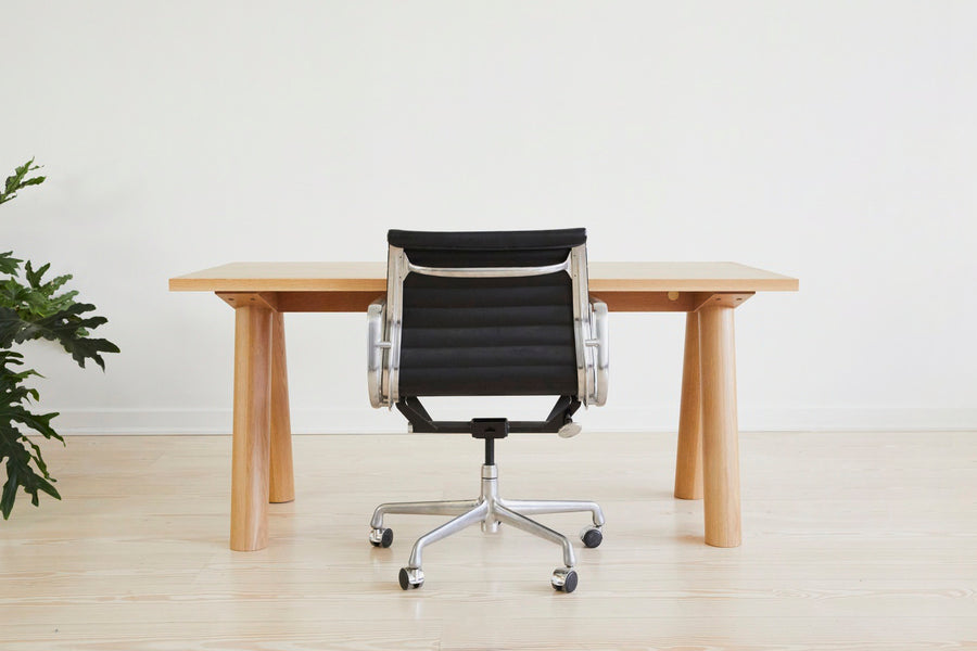 COLUMN WORK TABLE Angled Leg / Desk with Lighting